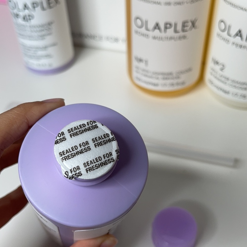 Olaplex no4 purple shampoo - Picture 4 of 4